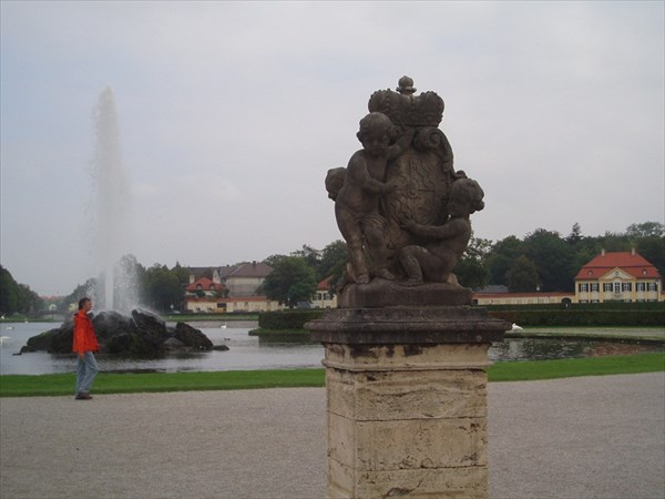 029-Нимфенбург-скульптура перед дворцом